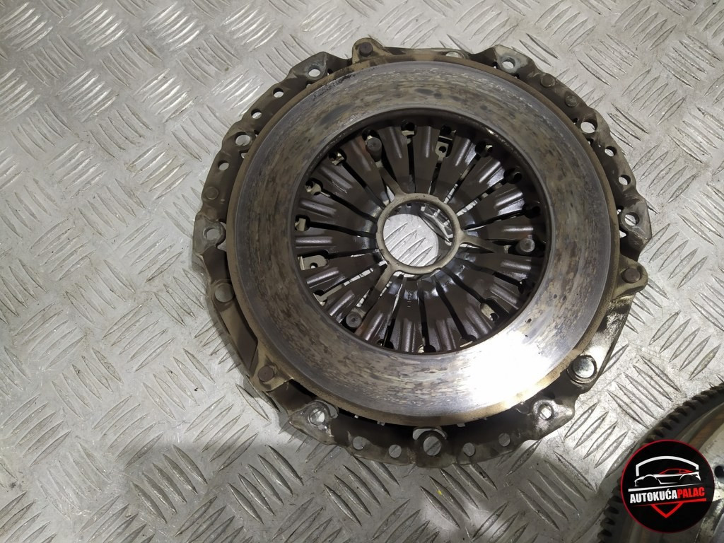 ZAMAJAC BMW	F20 F21 1		7614327	Z820	1.6B MANUAL