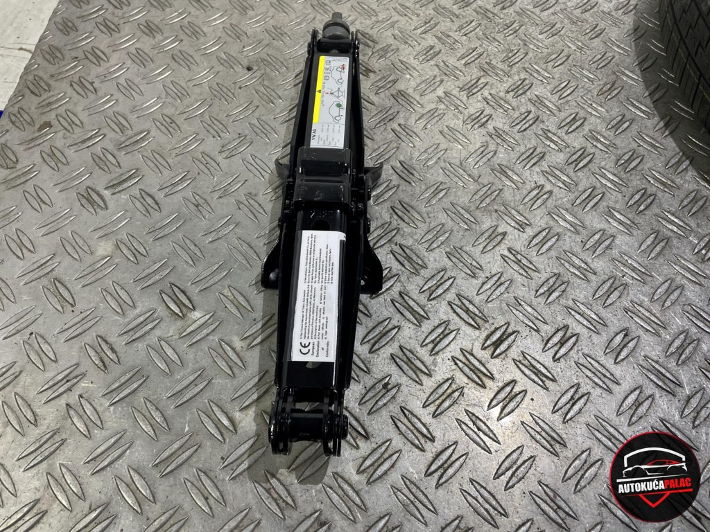 REZERVNA FELGA GUMA VOLKSWAGEN GOLF 8 VIII 412-266 18"