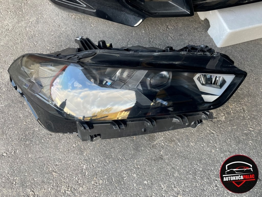 PREDNJI KRAJ BRANIK HAUBA BMW G05 X5 M   527-3
