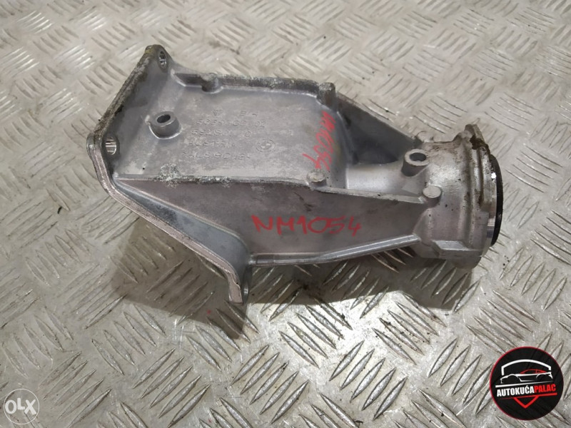 NOSAČ POLUOSOVINE	 BMW G30 G31 5  8639383 NM1054