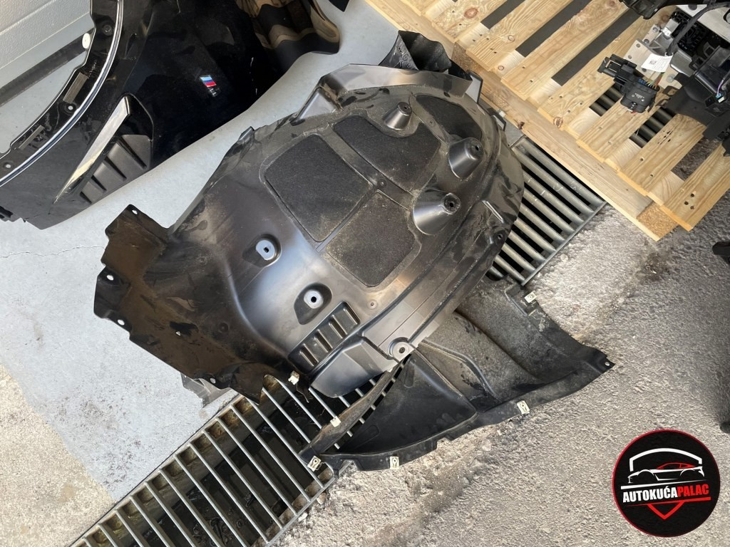 PREDNJI KRAJ BRANIK HAUBA BMW G05 X5 M   527-3