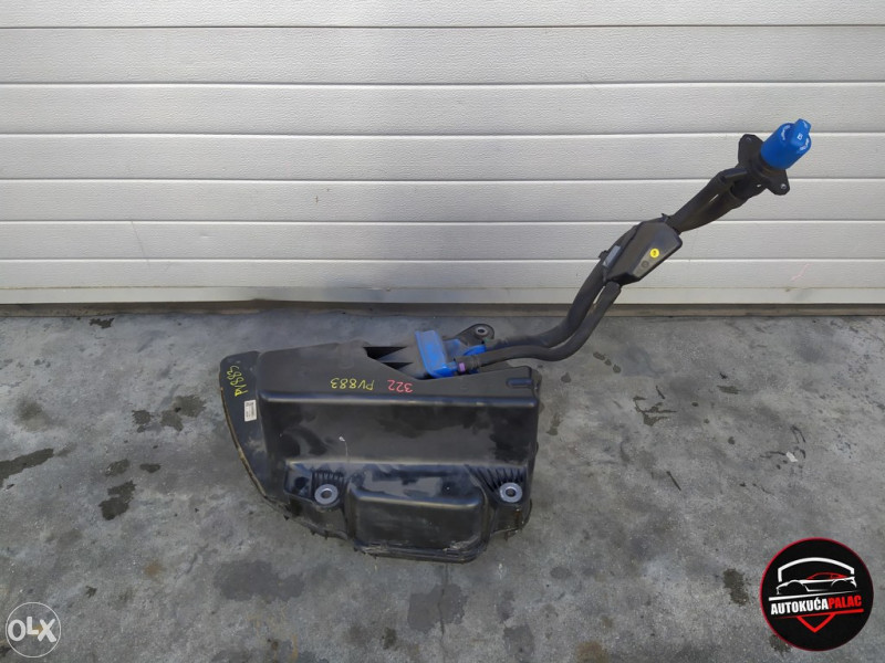 Rezervoar adblue Audi	A4 B9	16-	8W0131878AB	883PV