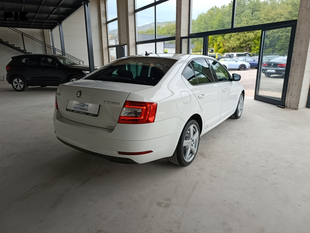 Škoda Octavia 1.6 tdi DSG 2019 god FACELIFT Elegance