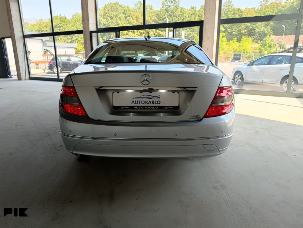 Mercedes-Benz C 220 CDI 2009 god  Avandgarde