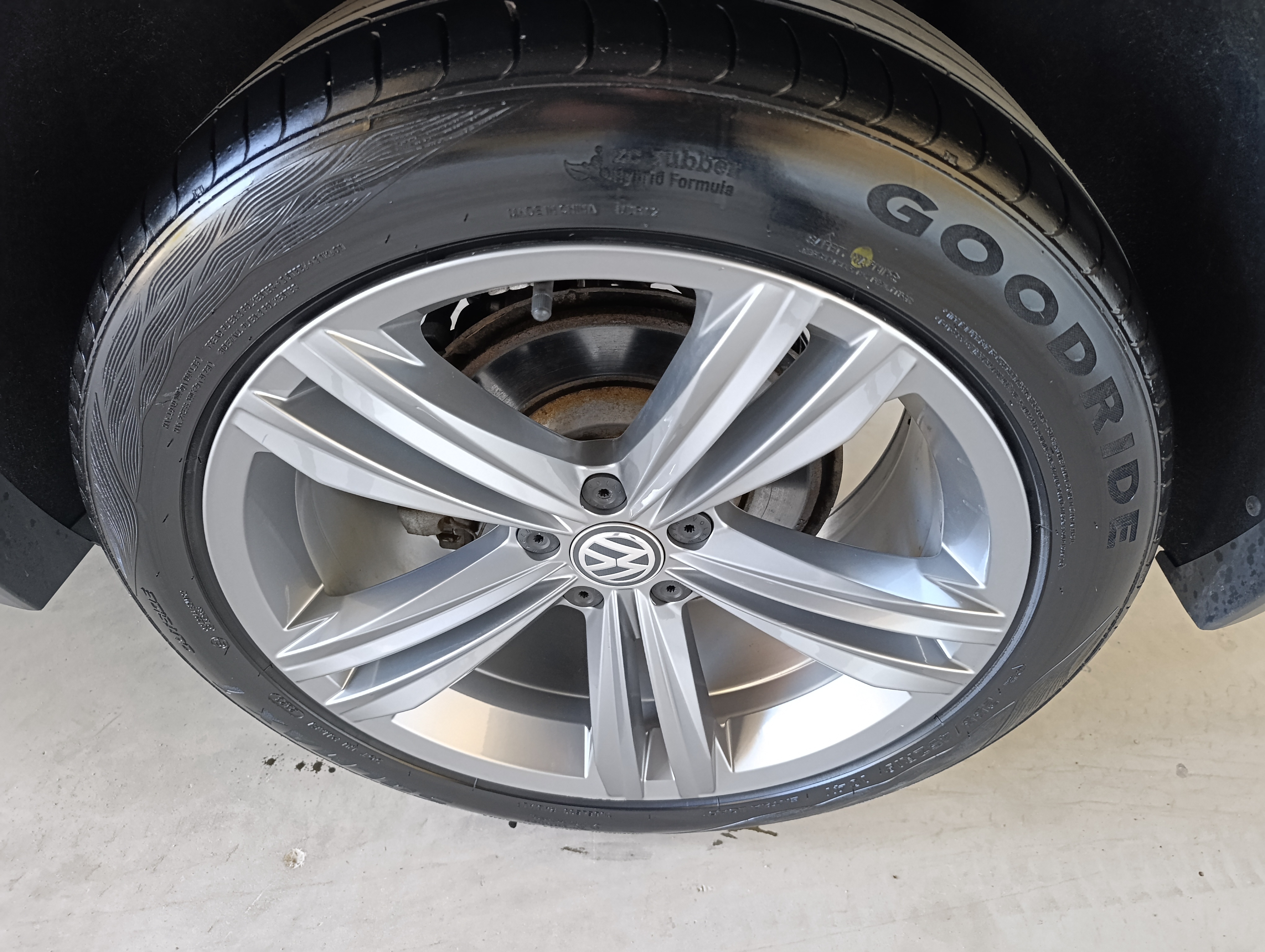 VW Tiguan 2.0 tdi DSG 4Motion