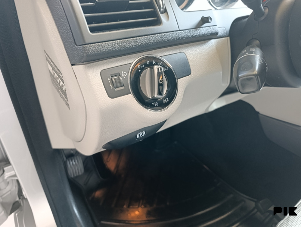 Mercedes-Benz C 220 CDI 2009 god  Avandgarde