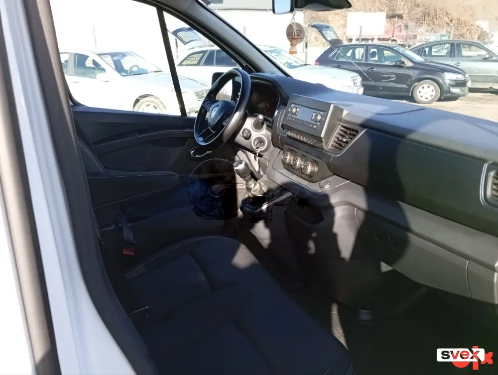 Renault Trafic 2.0 dci 8+1 2023 god Putnički