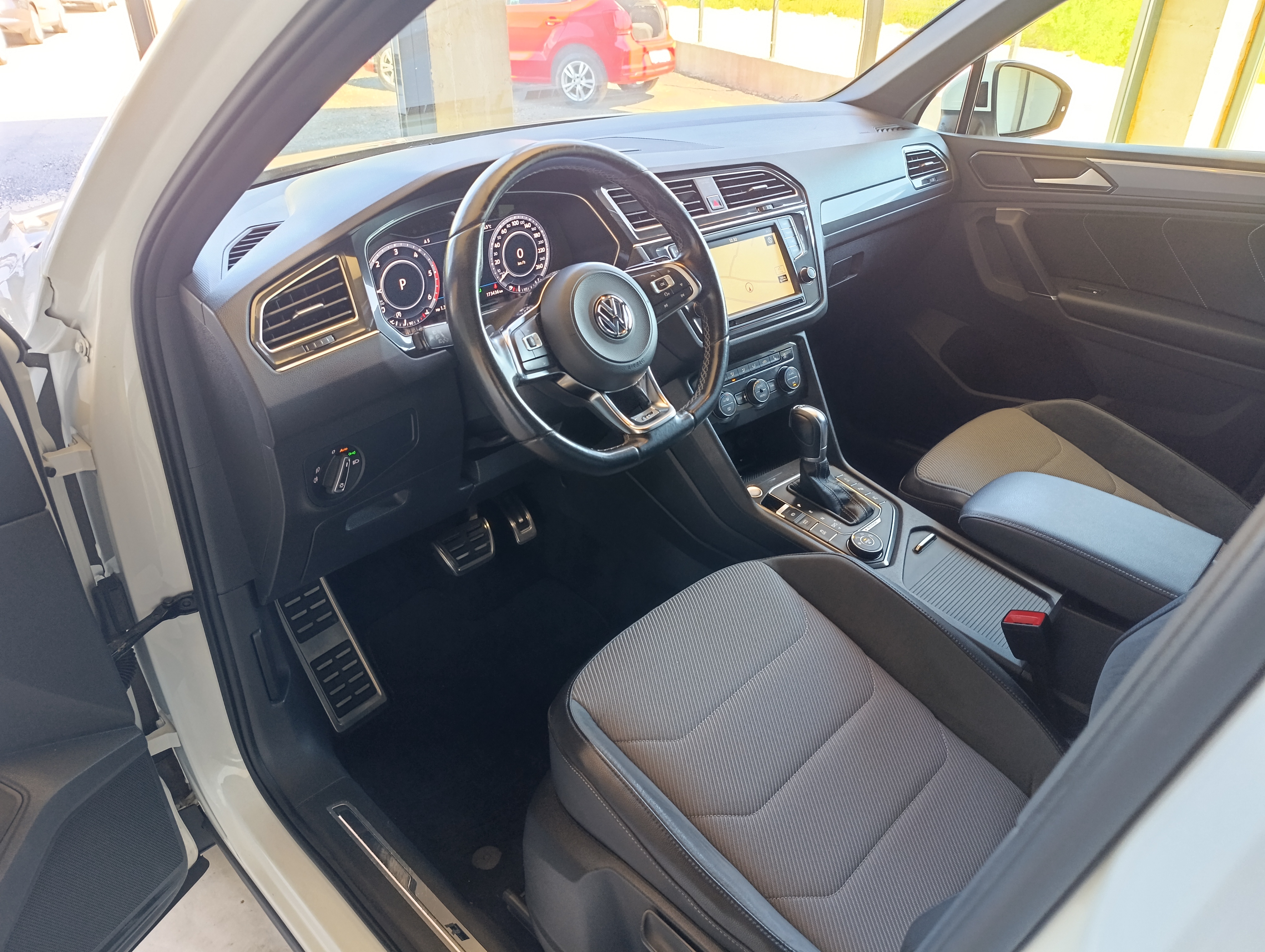 VW Tiguan 2.0 tdi DSG 4Motion
