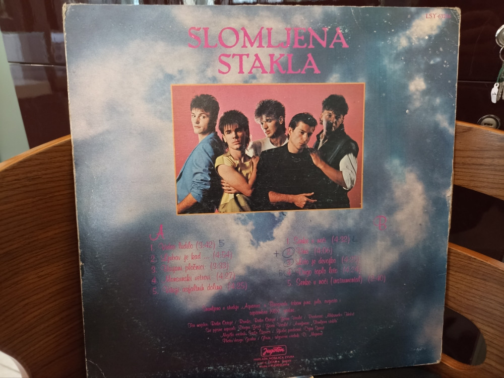 SLOMLJENA STAKLA - LJUBAV JE KAD ... - LP GRAMOFONSKA PLOČA