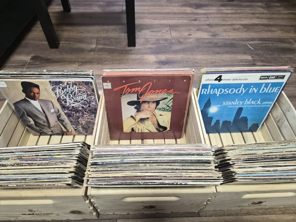 LOT LP GRAMOFONSKIH PLOČA 131 KOMAD