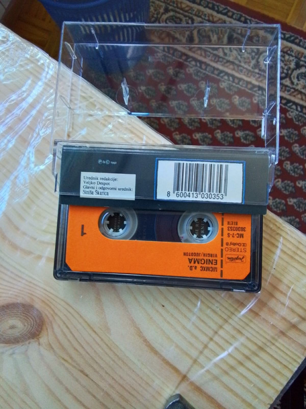 PLASTIČNE KUTIJE ZA AUDIO KASETE OMOTI