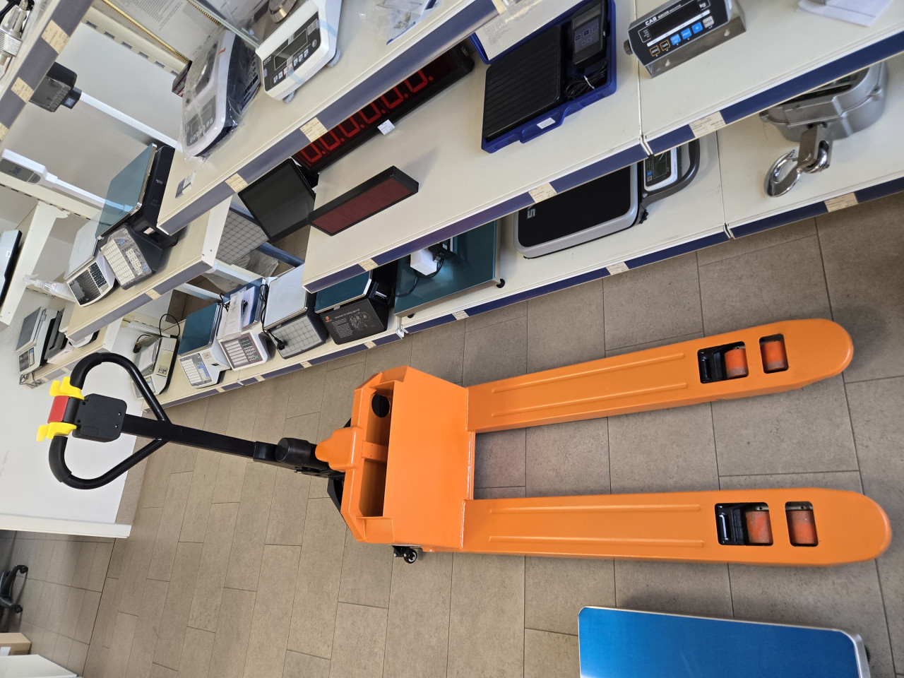 Električni paletar (Automatski) 2T