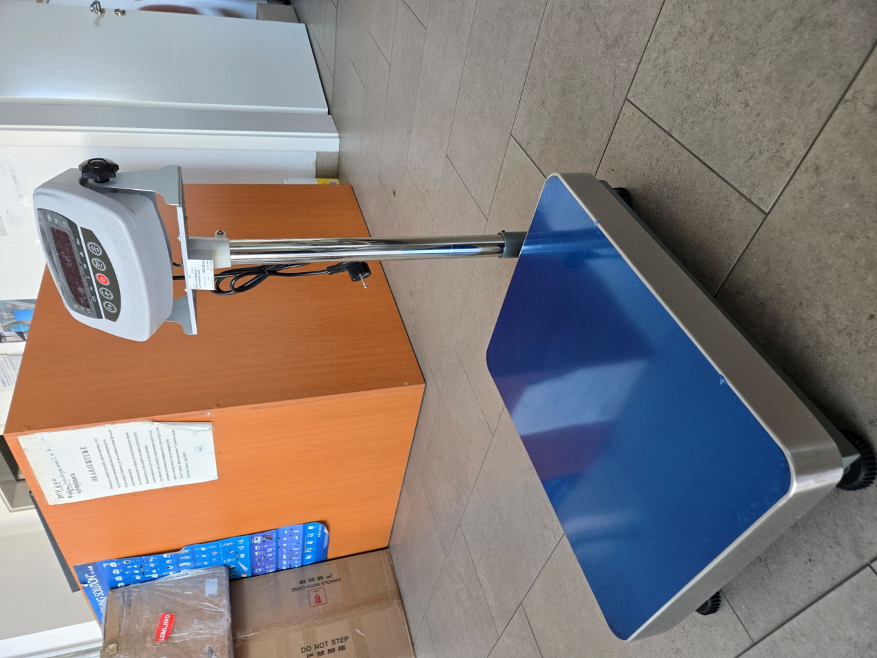 Platformska (robna) vaga 500x400 digitalna - 150 kg - baždarena