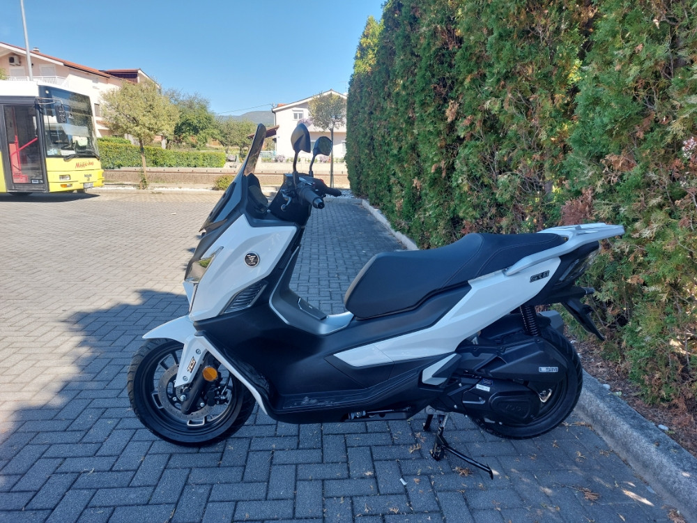 VOGE SR1 125 MAX SKUTER MOTOR MOTO