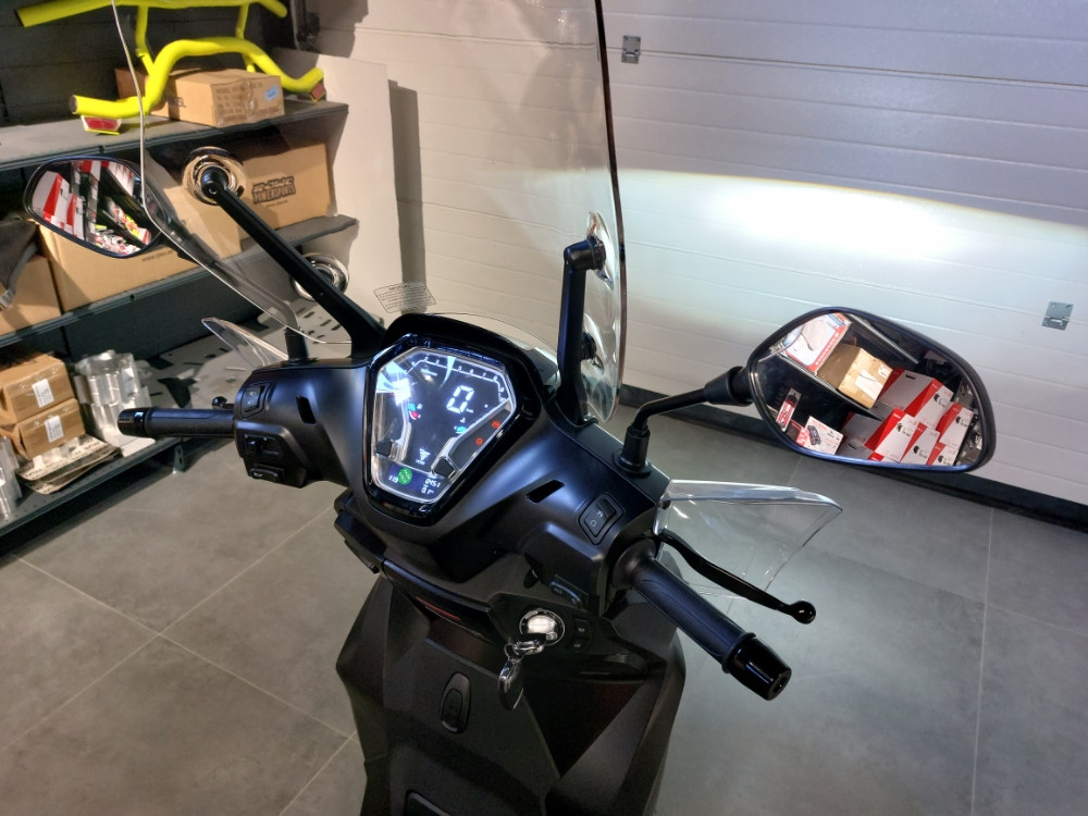 VOGE SR16 MOTOR MOTO SKUTER SCOOTER