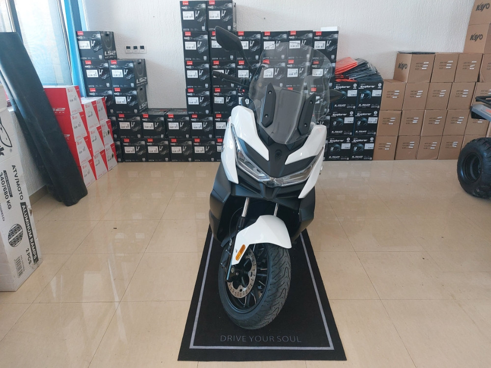 VOGE SR4 MAX 400 SKUTER MOTOR MOTO