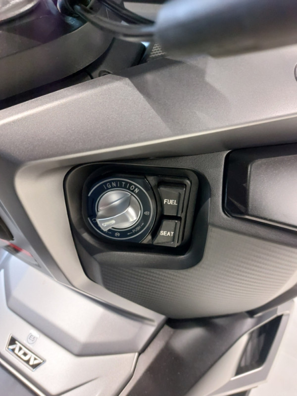 VOGE SR1 ADV 125 SKUTER MOTOR Piaggio Yamaha