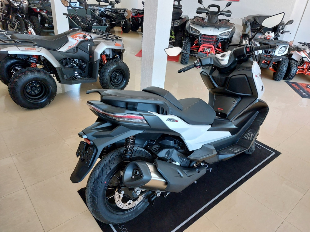 VOGE SR4 MAX 400 SKUTER MOTOR MOTO