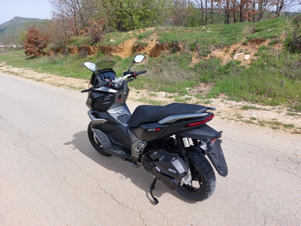 VOGE SR1 ADV 125 SKUTER MOTOR Piaggio Yamaha