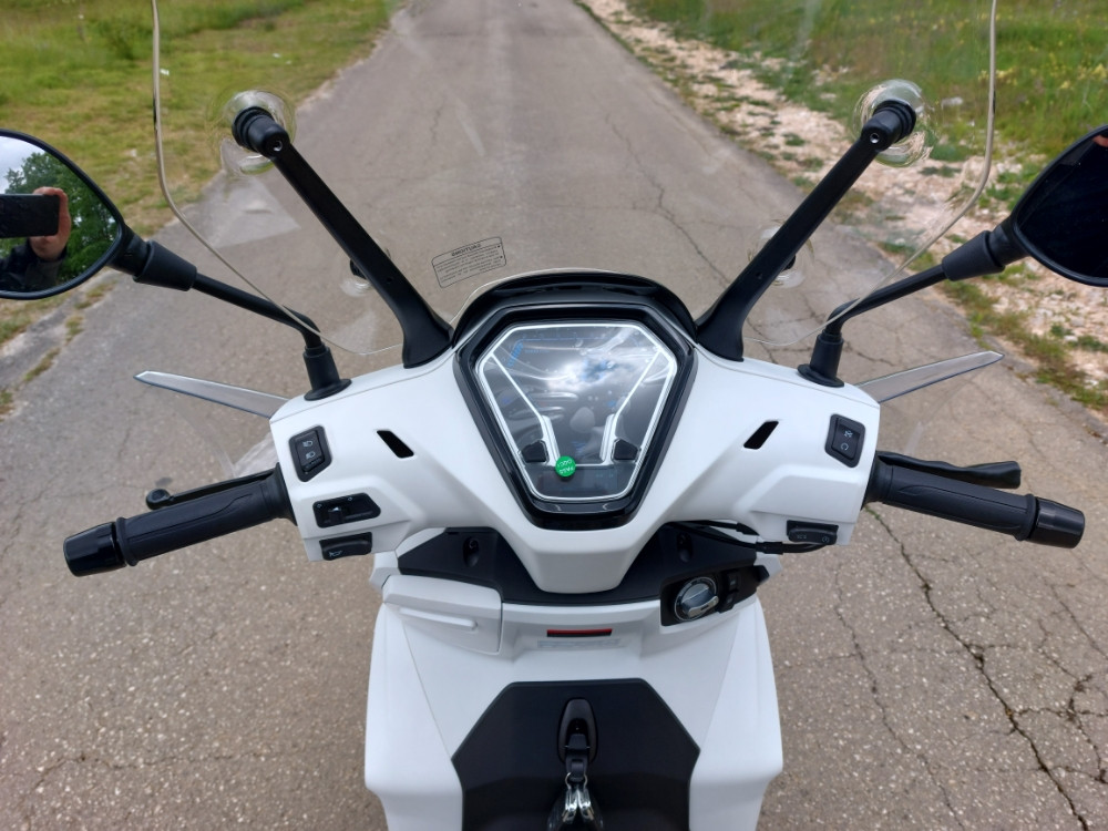 VOGE SR16 MOTOR MOTO SKUTER SCOOTER