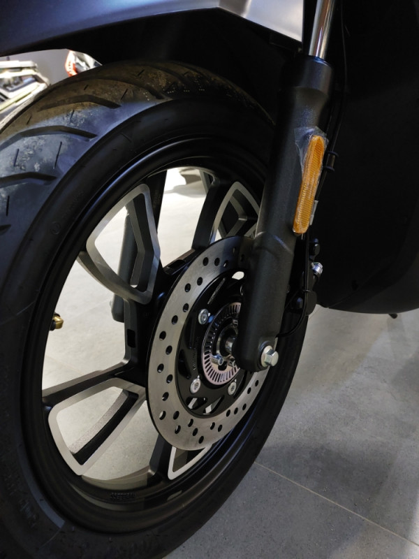 VOGE SR16 MOTOR MOTO SKUTER SCOOTER