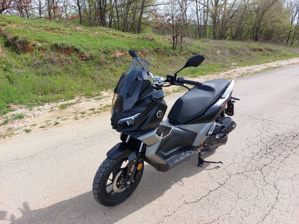 VOGE SR1 ADV 125 SKUTER MOTOR Piaggio Yamaha