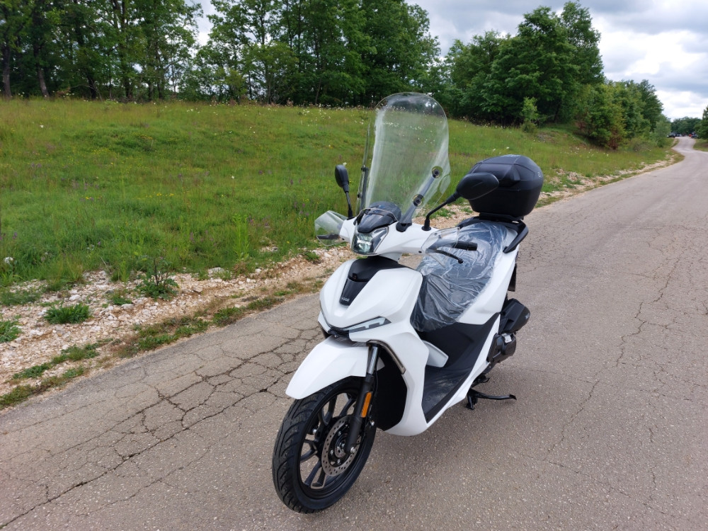 Voge SR16