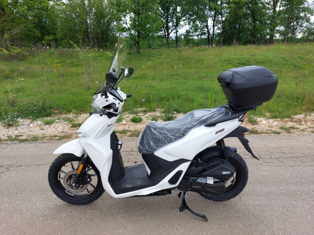 VOGE SR16 MOTOR MOTO SKUTER SCOOTER