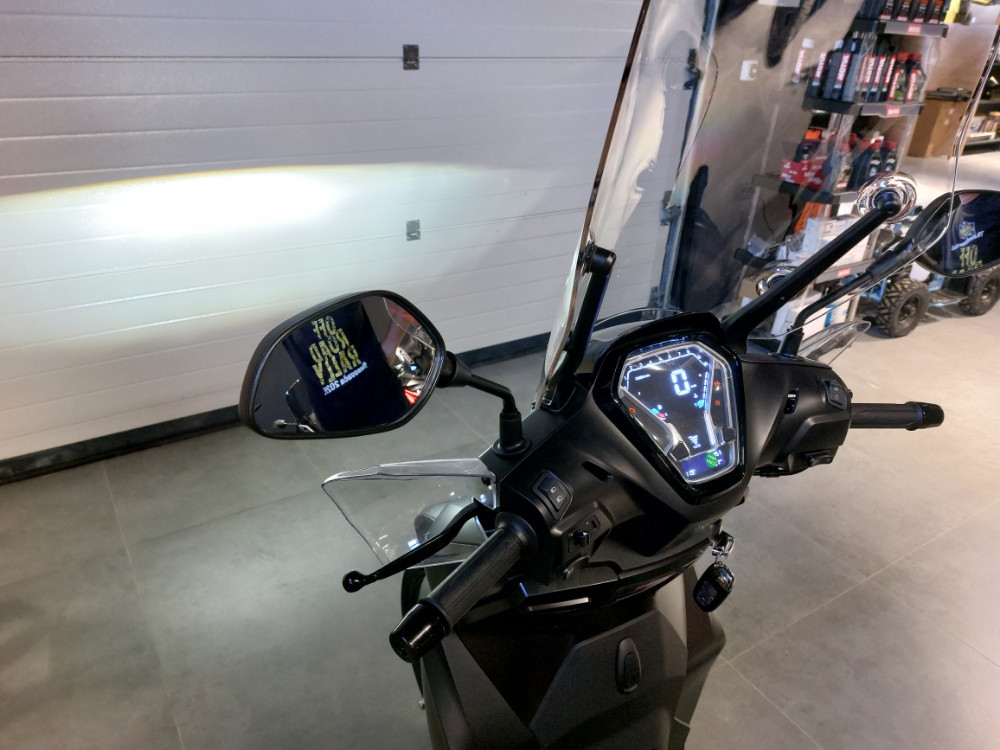 VOGE SR16 MOTOR MOTO SKUTER SCOOTER