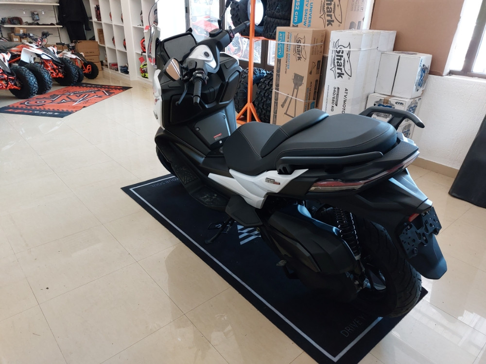 VOGE SR4 MAX 400 SKUTER MOTOR MOTO