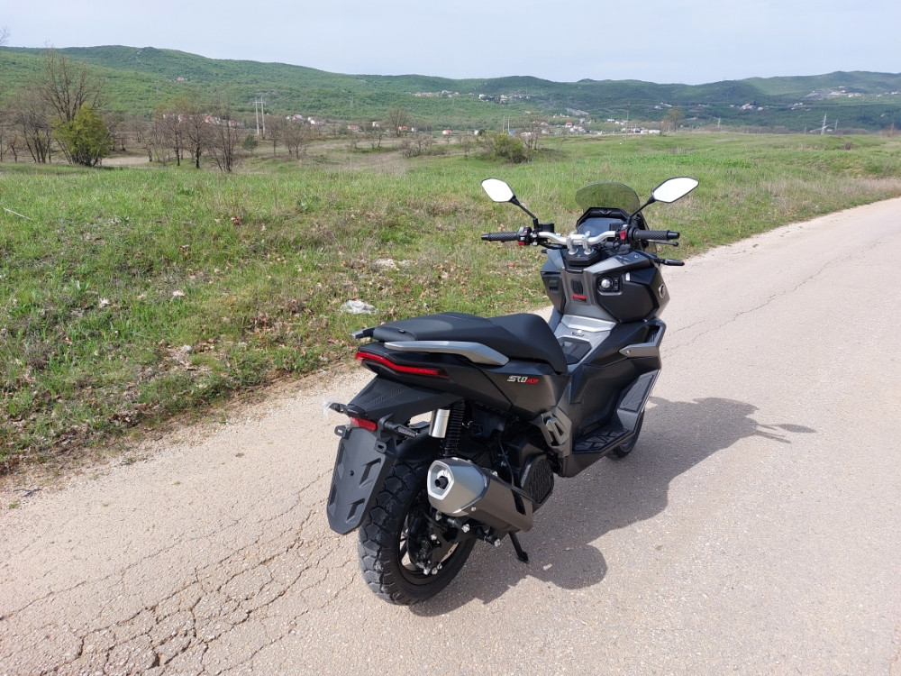 VOGE SR1 ADV 125 SKUTER MOTOR Piaggio Yamaha