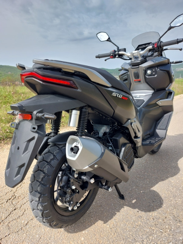 VOGE SR1 ADV 125 SKUTER MOTOR Piaggio Yamaha