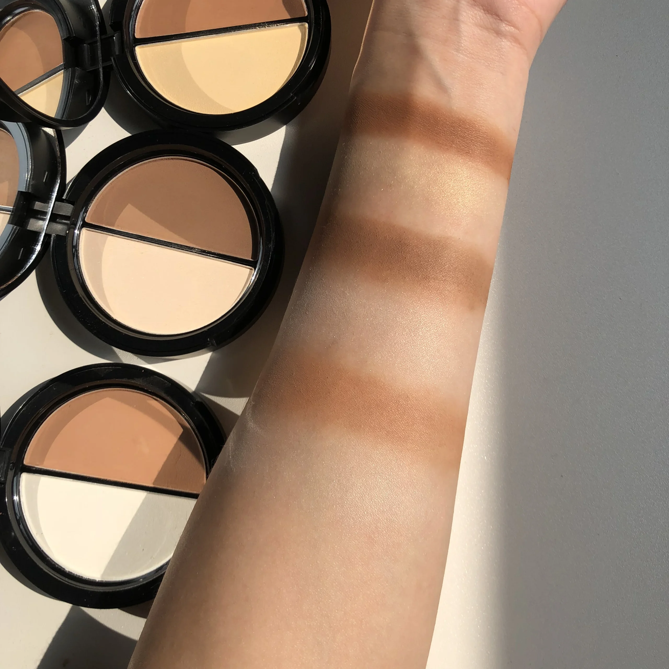 Focallure bronzer i paleta za konturisanje, 2u1