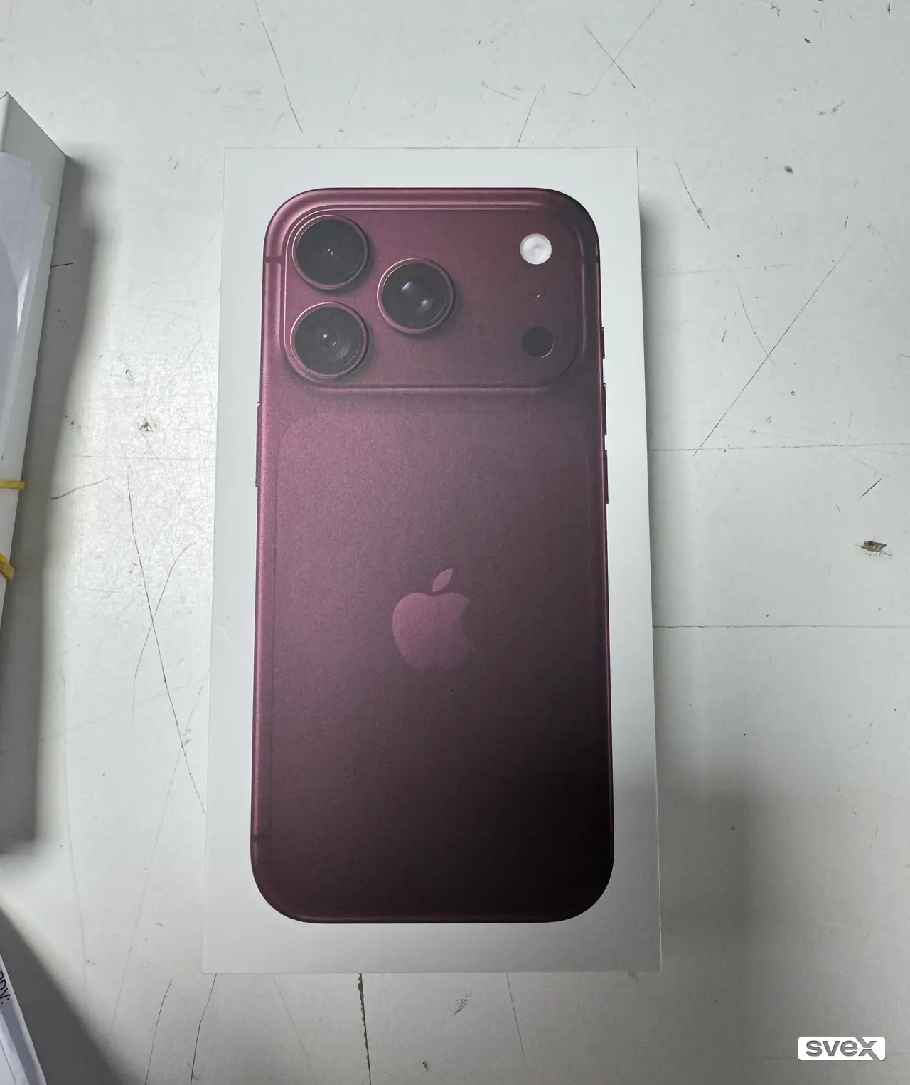IPHONE 18 PRO 256 GB BURGUNDY NOVO GARANCIJA 2 GOD