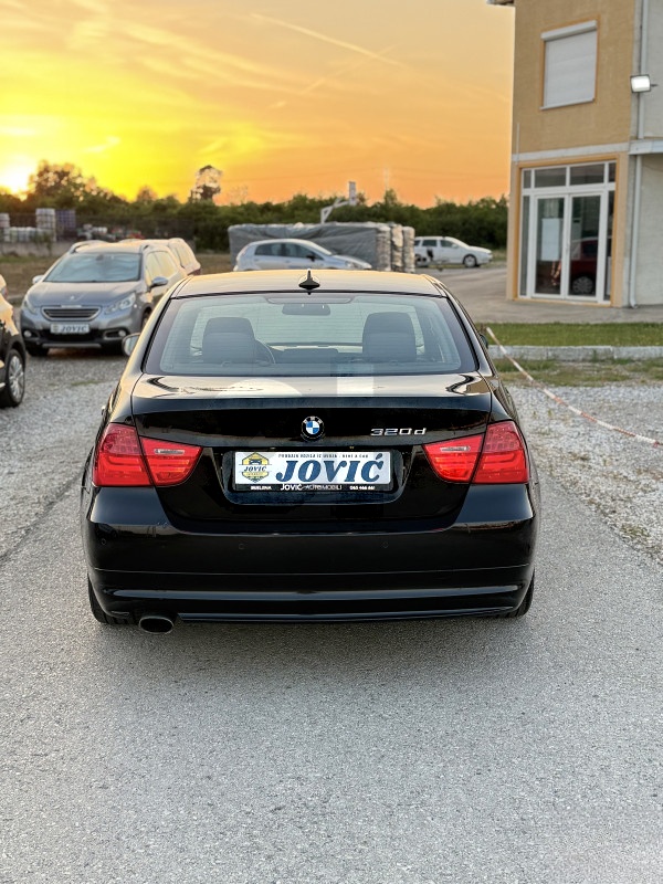 BMW 3 E90 320d *LED*