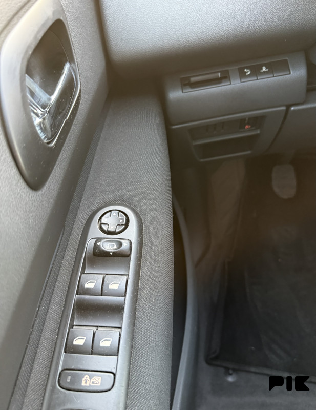 PEUGEOT 3008 1.6 HDI