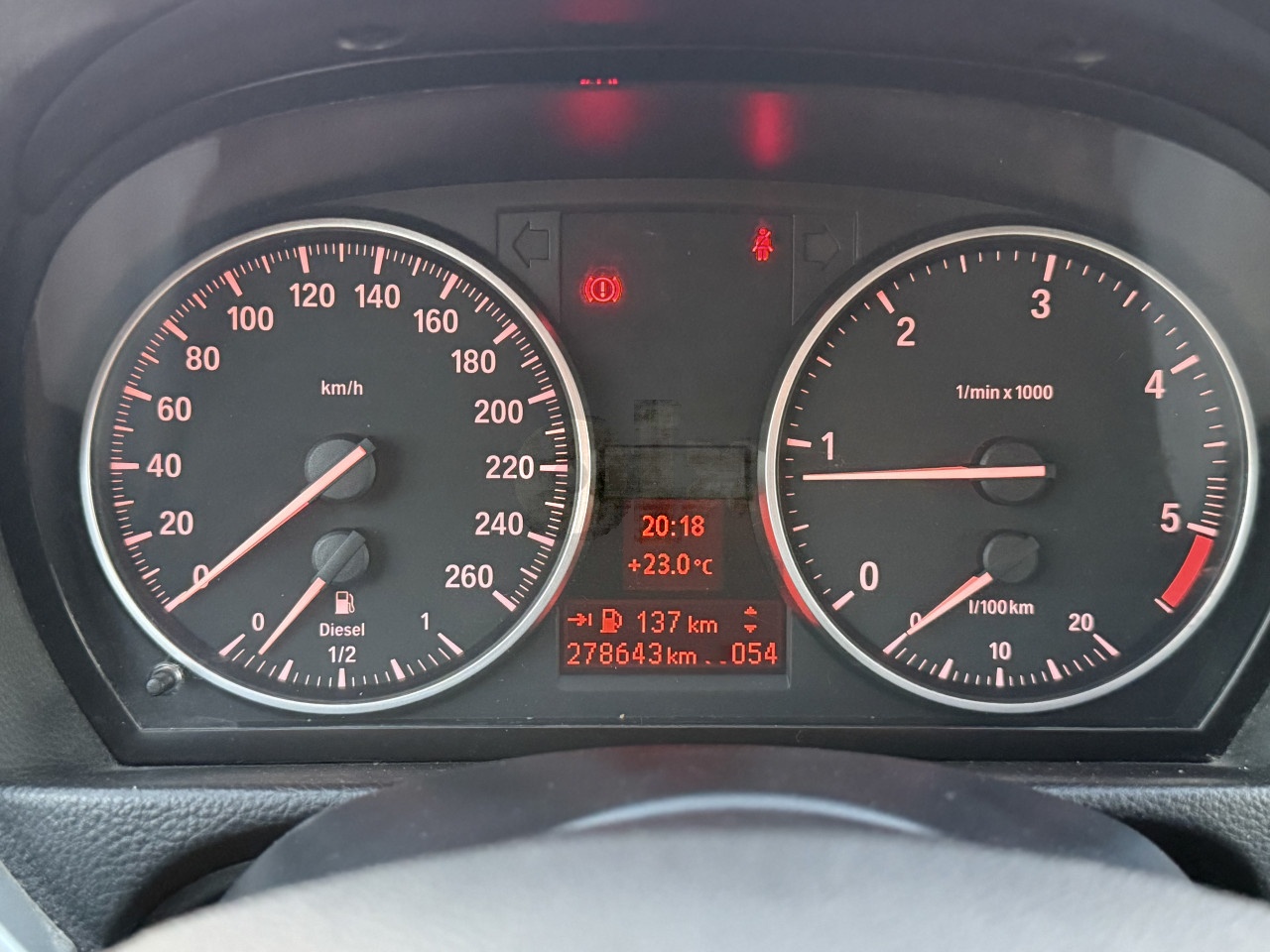 BMW 3 E90 320d *LED*