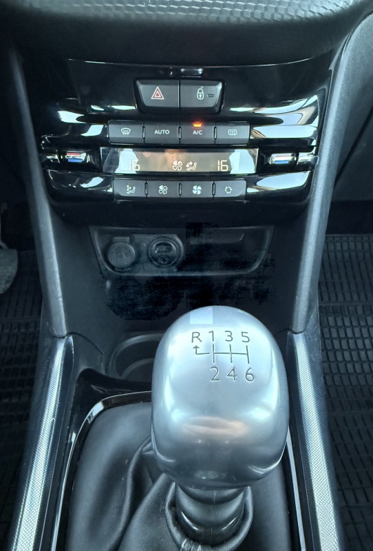 PEUGEOT 2008 1.6 HDI