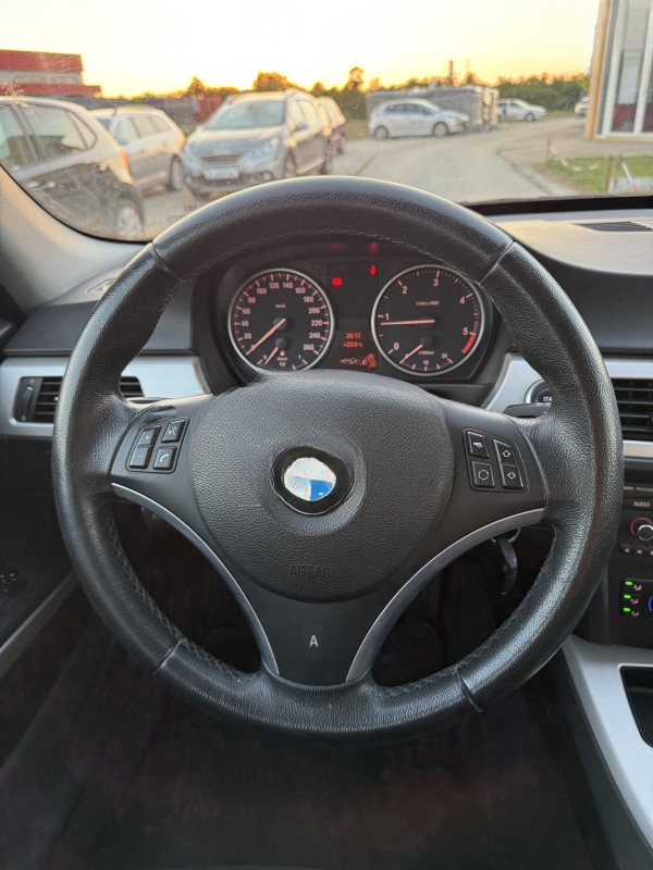 BMW 3 E90 320d *LED*