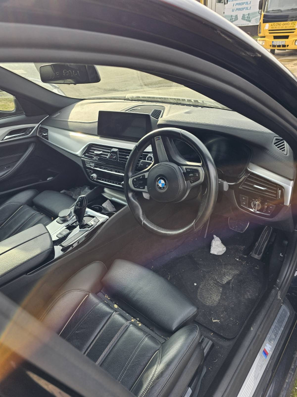 BMW 5 G30 520D 2017 M OPTIK DIJELOVI AO DANKO