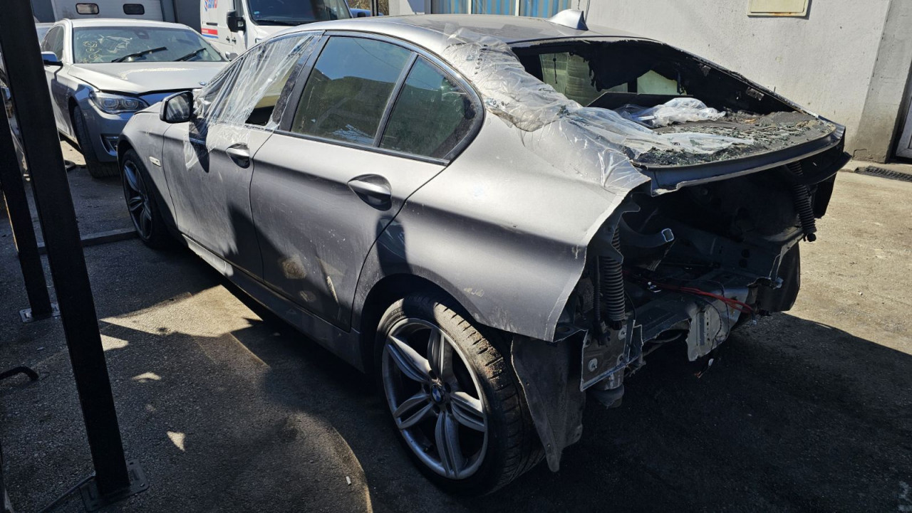 BMW 5 F10 M paket 2.0d 2013 u dijelovima dijelovi