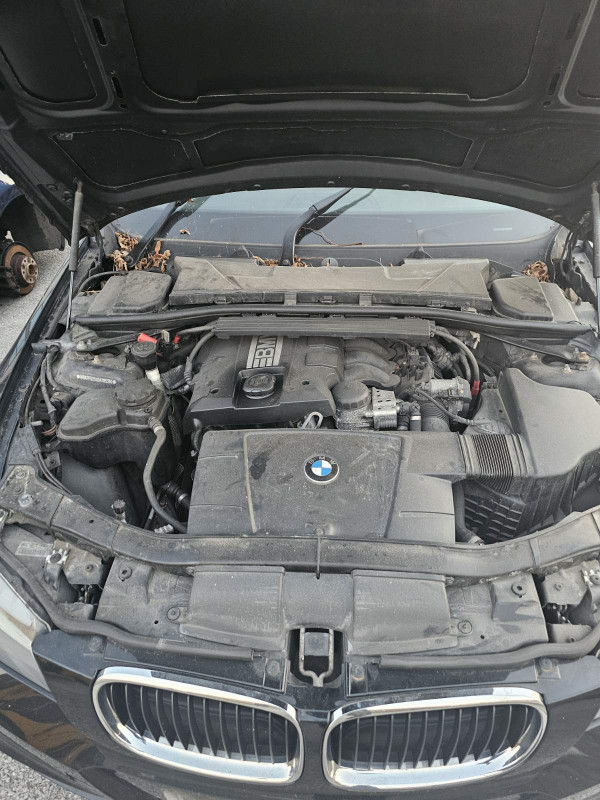 BMW E90 318i N43 M paket 320i Dijelovi
