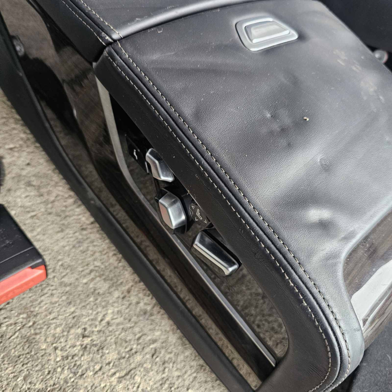 S46 BMW 7 G11 crna koža profilisana pomijeranje zadnjih