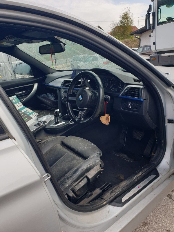 BMW F30 320D M OPTIK DIJELOVI AO DANKO