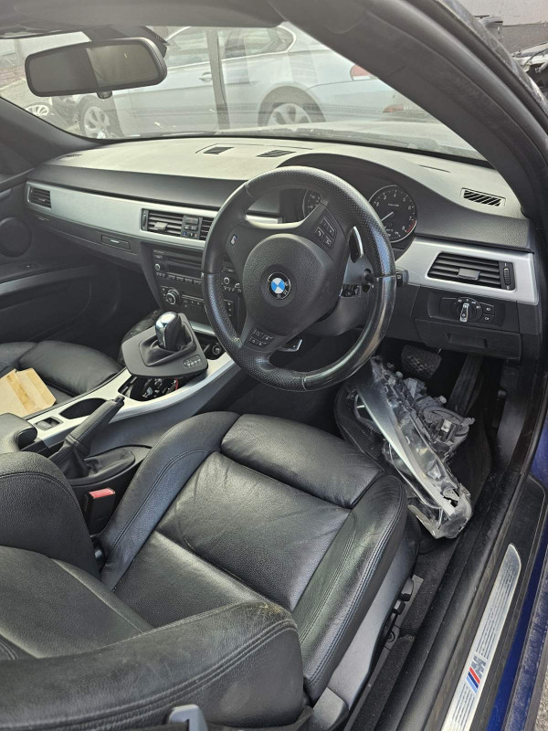 Bmw E93 325i N53 Lci M optik Dijelovi AO DANKO