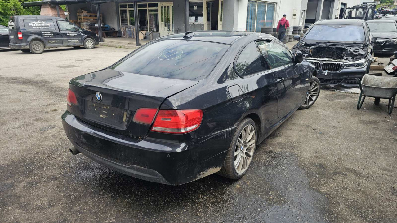BMW 3 E92 E93 COUPE M PAKET OPTIC 320d n47 130kw Dijelovi 2009