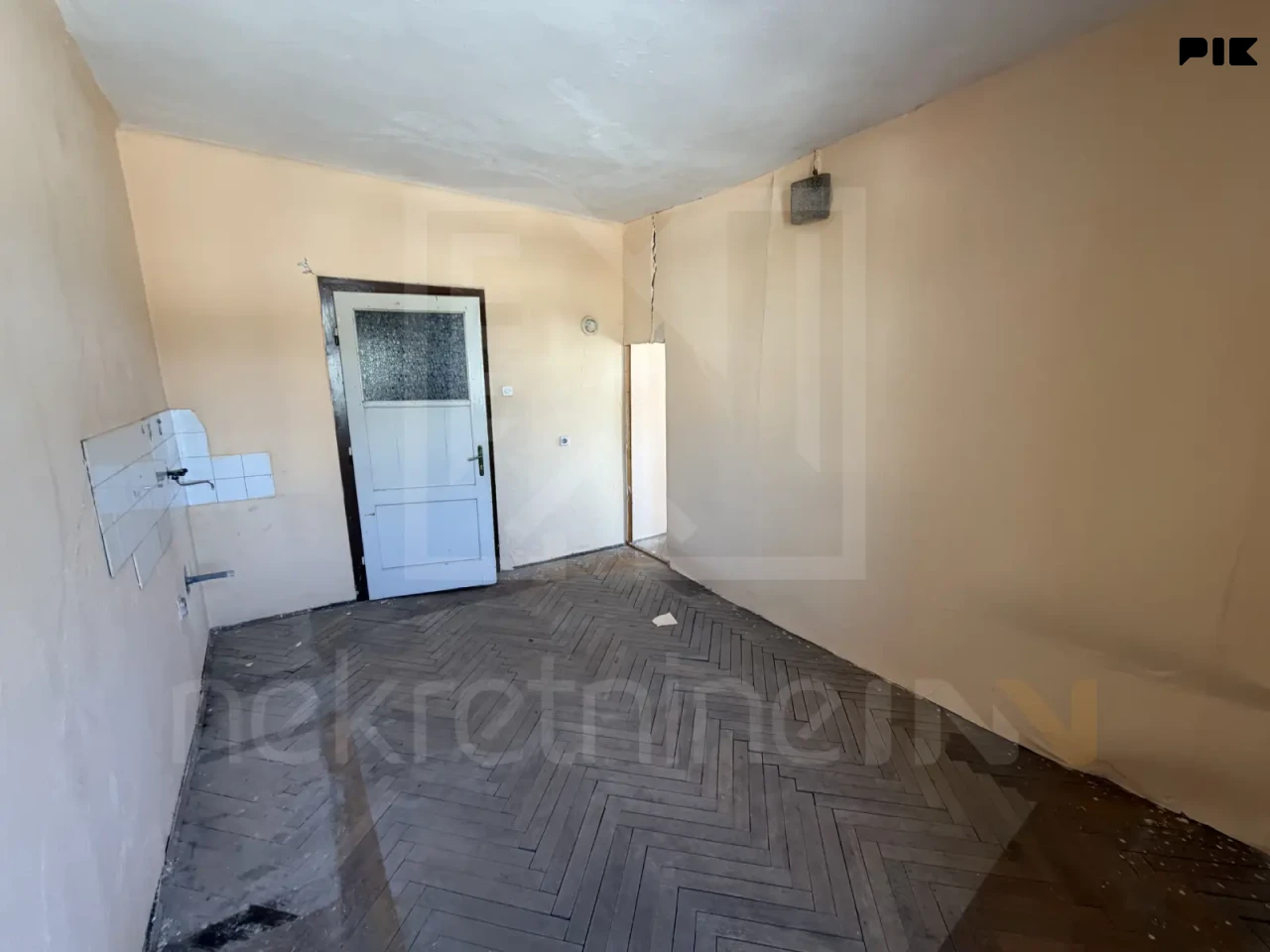 Mostarski Stari Grad trosoban stan na prestižnoj lokaciji