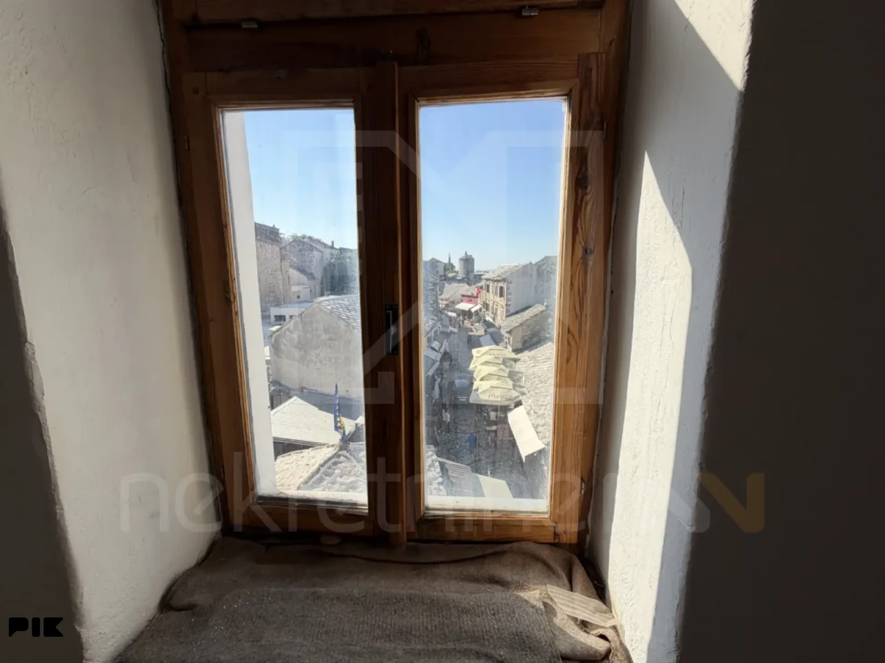 Mostarski Stari Grad trosoban stan na prestižnoj lokaciji