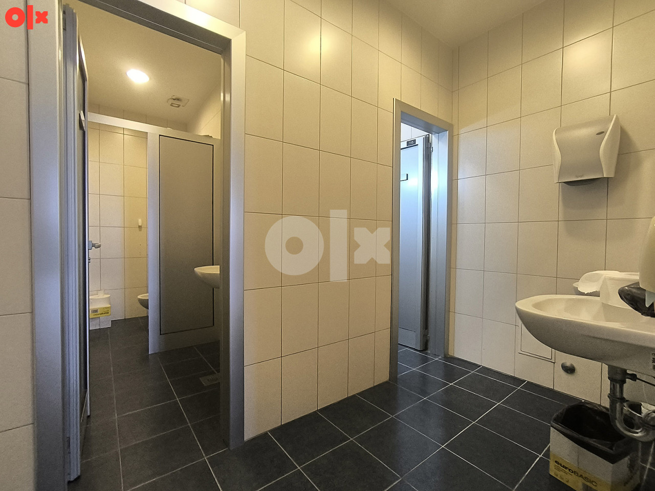 Daje se u najam uredski poslovni prostor površine 220 m2