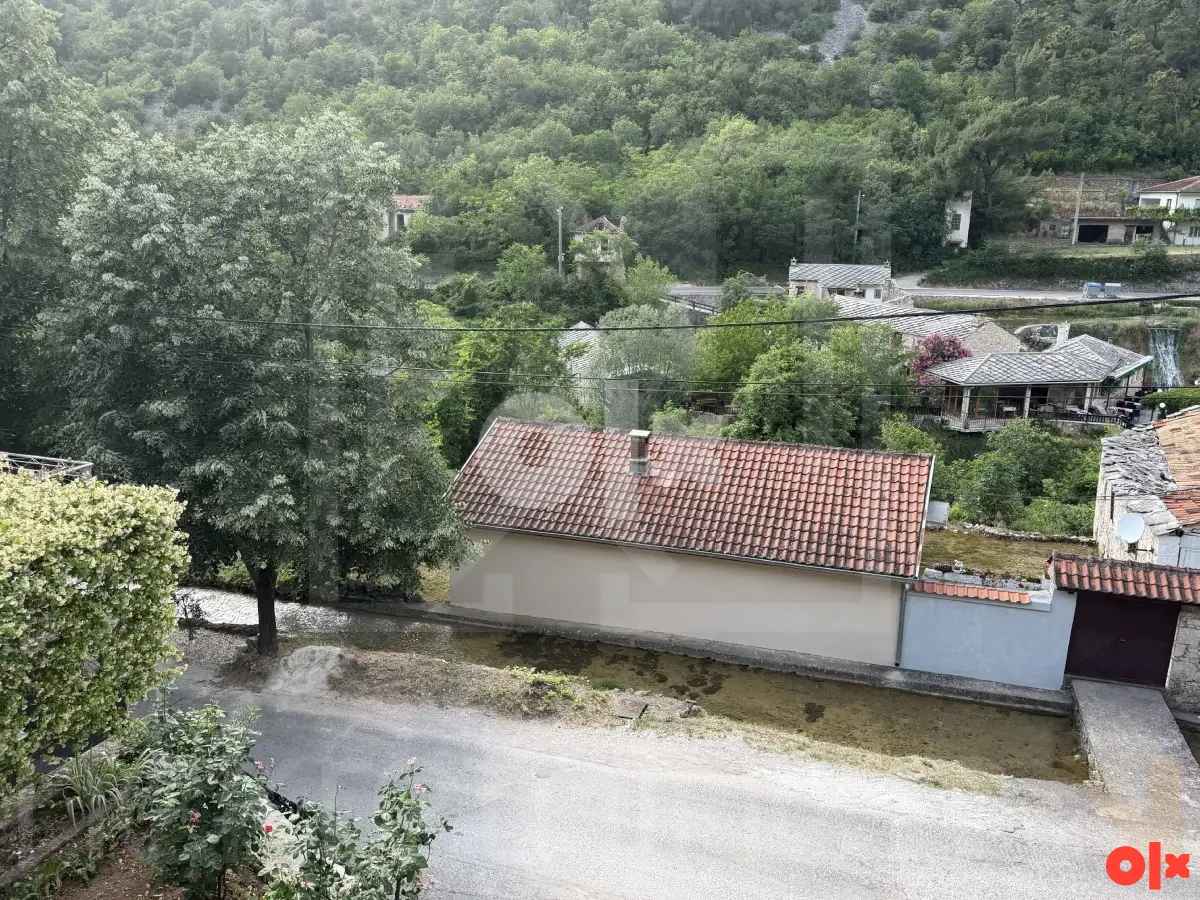 Prodaje se potpuno renovirana kuća u Stocu, useljiva